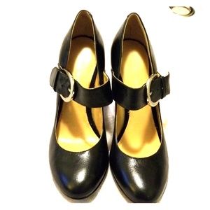 Black nine west Mary Jane pumps